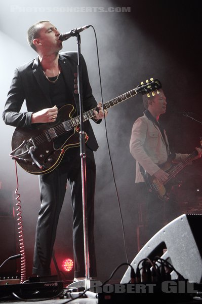 MILES KANE - 2022-04-28 - PARIS - Olympia - 